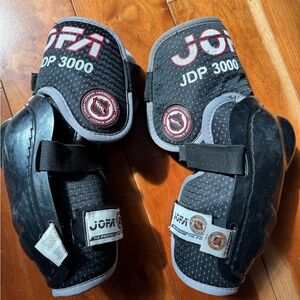 Vintage JDP 3000 hockey, elbow pads, NHL license protective gear – large
